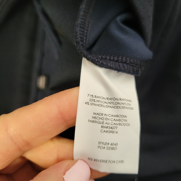 CAbi Keen Kick Flare #6043 Navy Pants LIKE NEW Size 6 - Picture 11 of 12